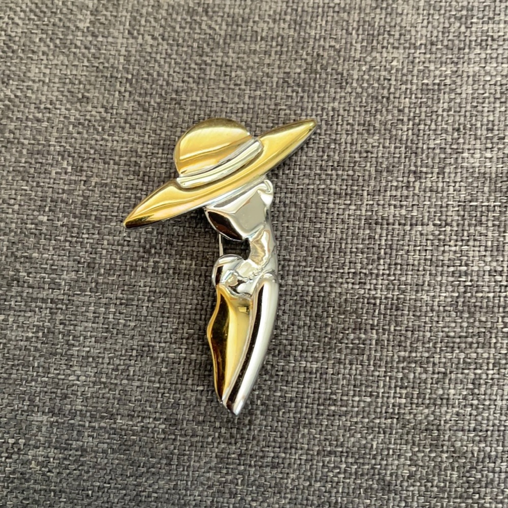 Lady Brooch Pin